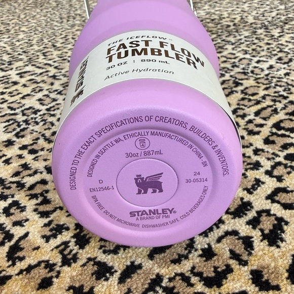 Stanley tumbler (30 oz) (NWT) - Picture 10 of 14